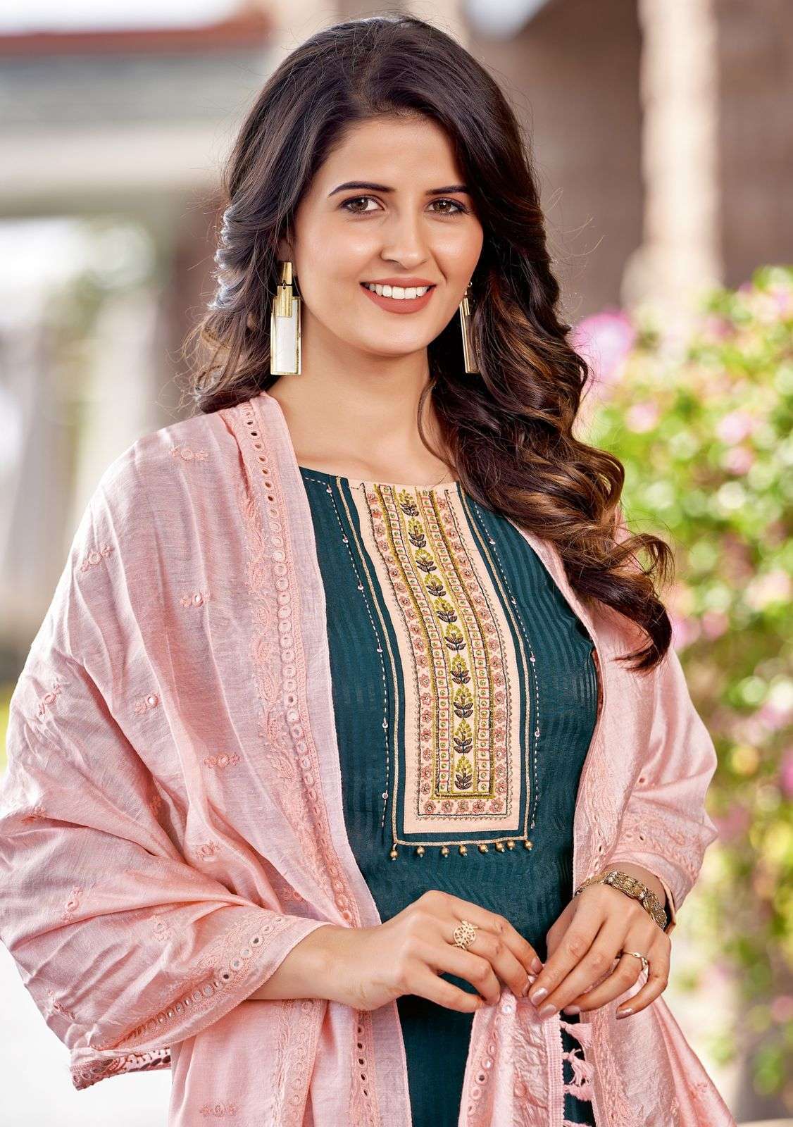 kohinoor-by-mittoo-viscose-silk-full-stitch-fancy-suits-9-2022-08-25_16_56_29