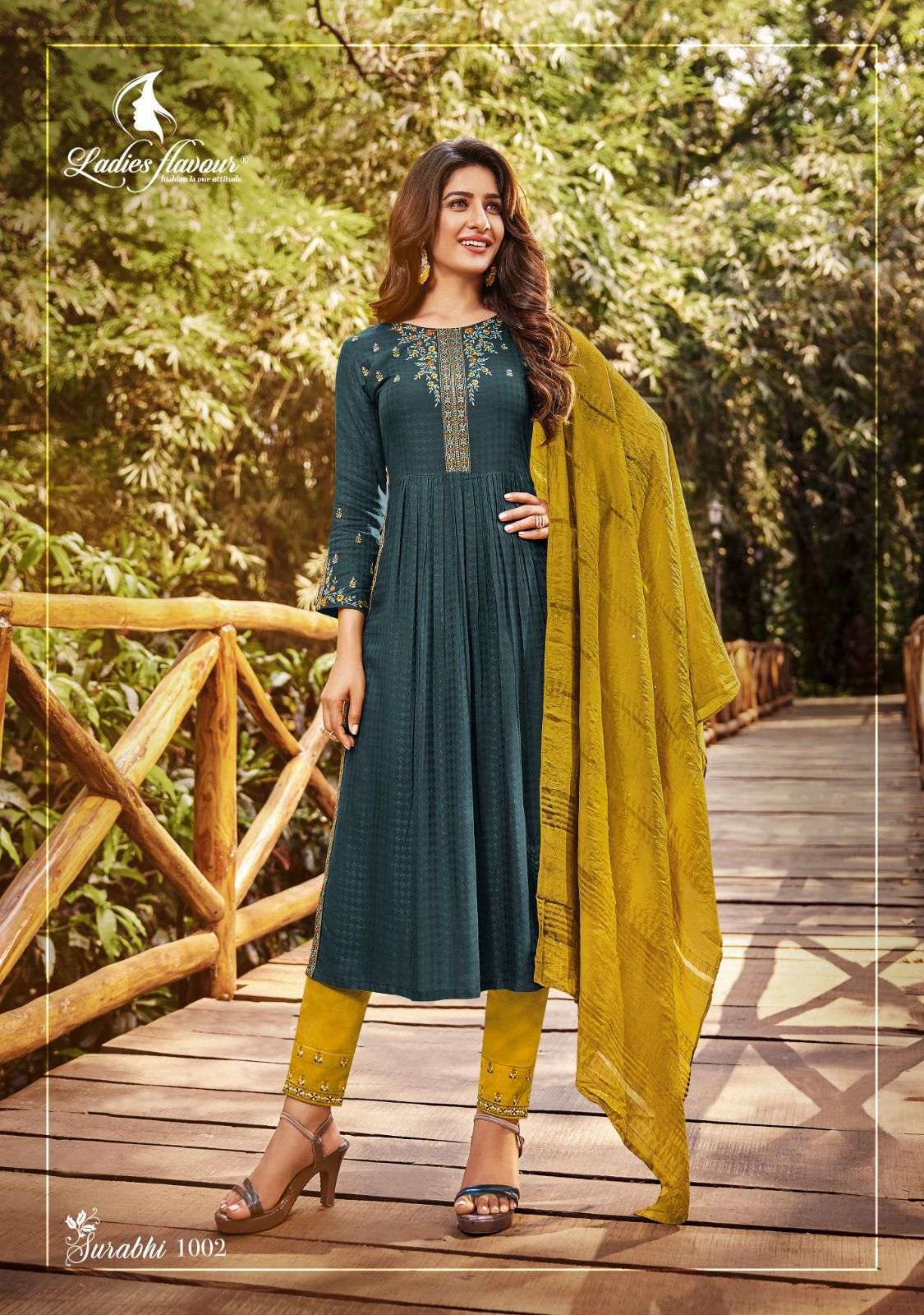 surabhi-by-ladies-flavour-readymade-weaving-butti-kurti-with-bottom-and-dupatta-5-2023-04-11_12_38_46