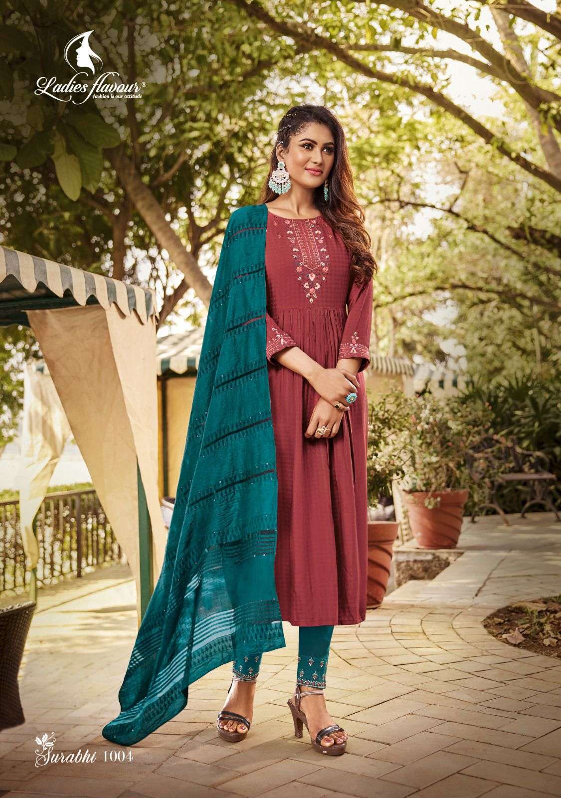 surabhi-by-ladies-flavour-readymade-weaving-butti-kurti-with-bottom-and-dupatta-9-2023-04-11_12_38_46