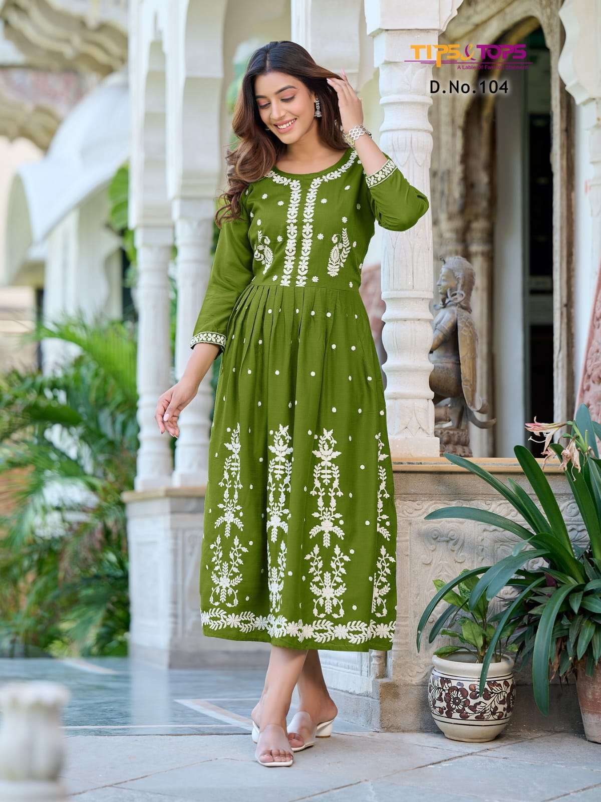 tips-tops-present-lakhnavi-cotton-thread-embroidered-designer-kurti-7-2023-04-24_15_33_41