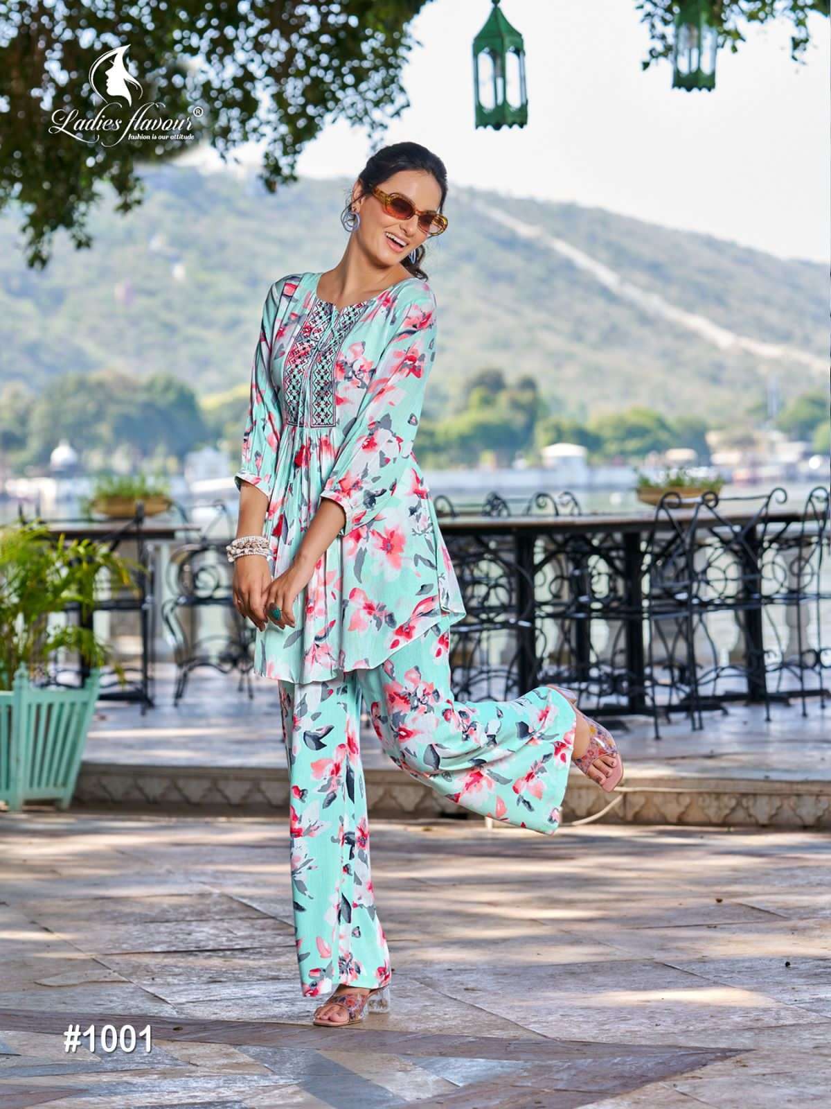 ladies-flavour-present-alexa-rinkle-print-cord-set-fancy-short-kurti-with-pant-2-2023-05-30_11_49_10