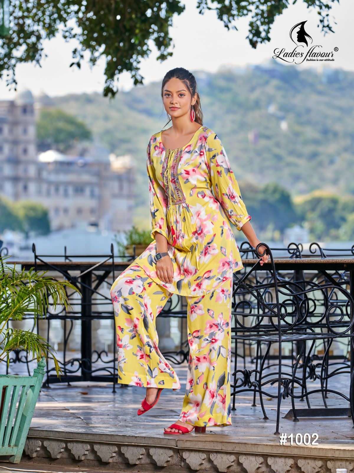 ladies-flavour-present-alexa-rinkle-print-cord-set-fancy-short-kurti-with-pant-5-2023-05-30_11_49_10